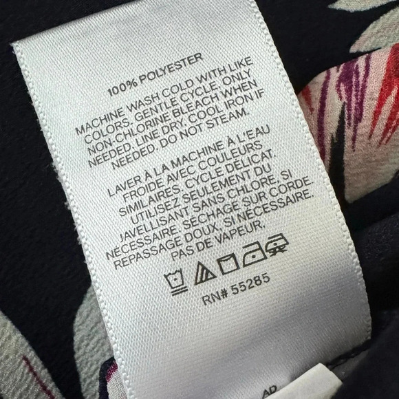 EXPRESS Split Neck Blouse Navy Floral Shirt Short Sleeve Top Women’s Small - Picture 7 of 9